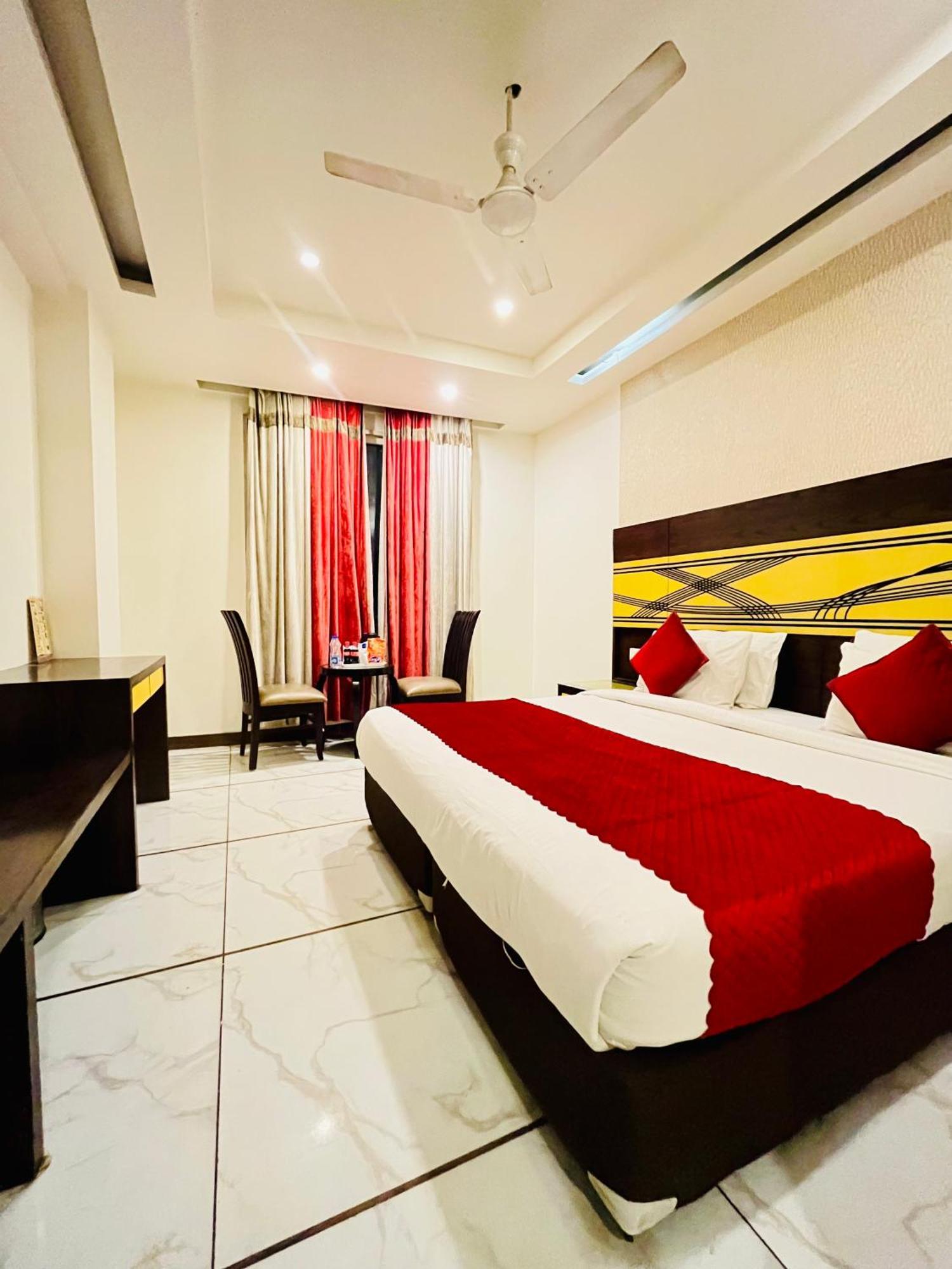 Frankstay -Le Unit By Worth New Delhi Ngoại thất bức ảnh