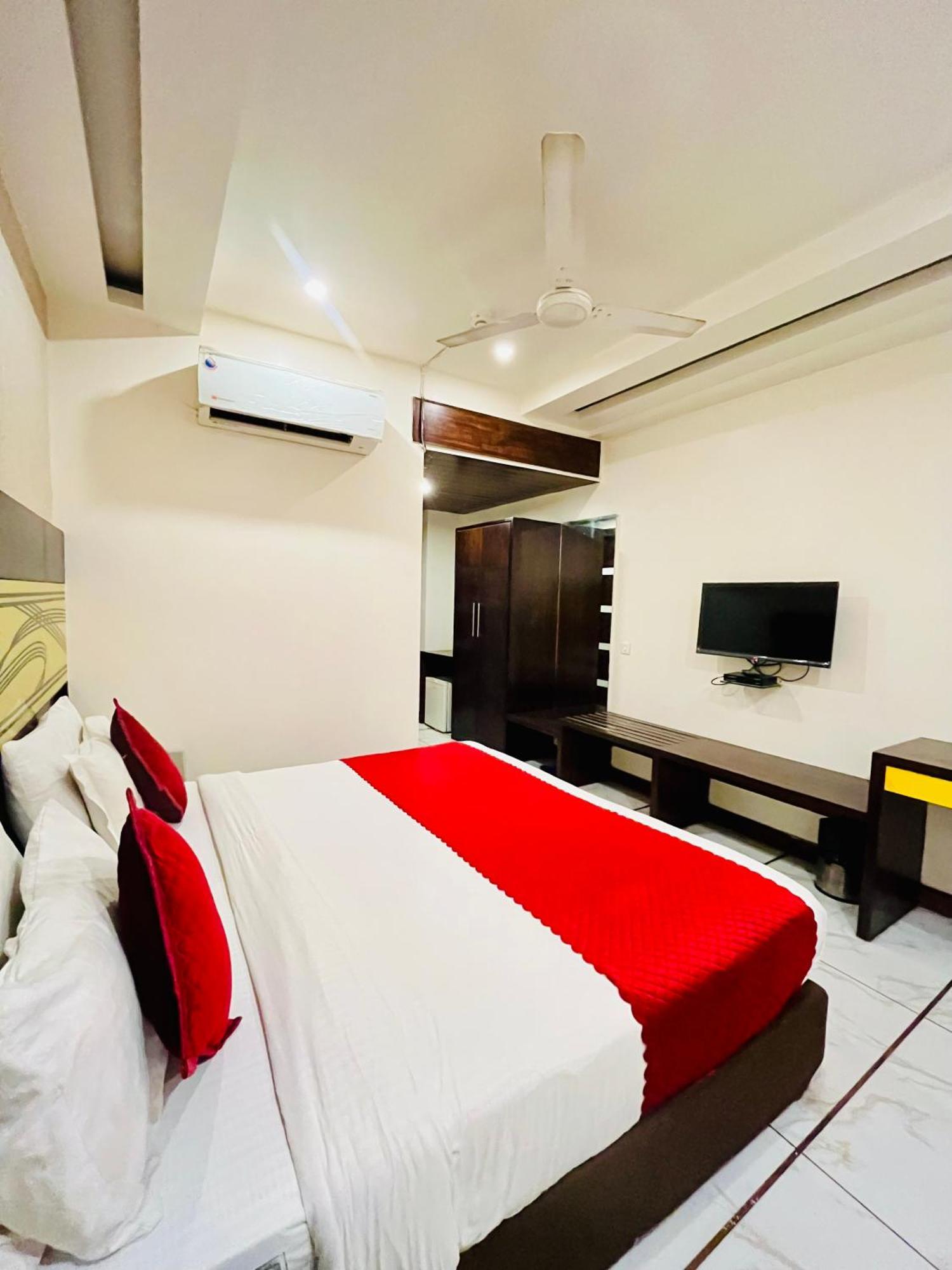 Frankstay -Le Unit By Worth New Delhi Ngoại thất bức ảnh
