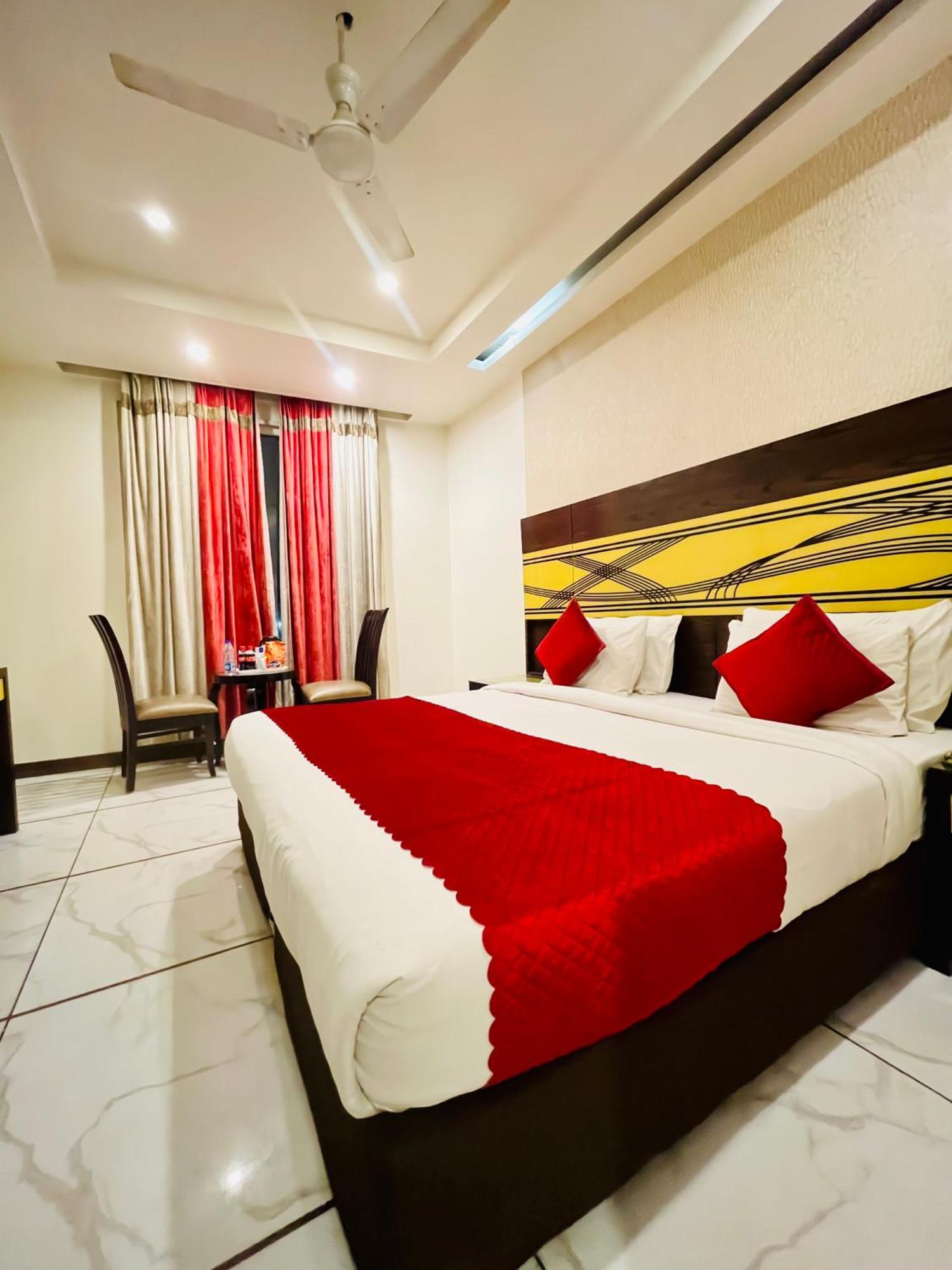Frankstay -Le Unit By Worth New Delhi Ngoại thất bức ảnh