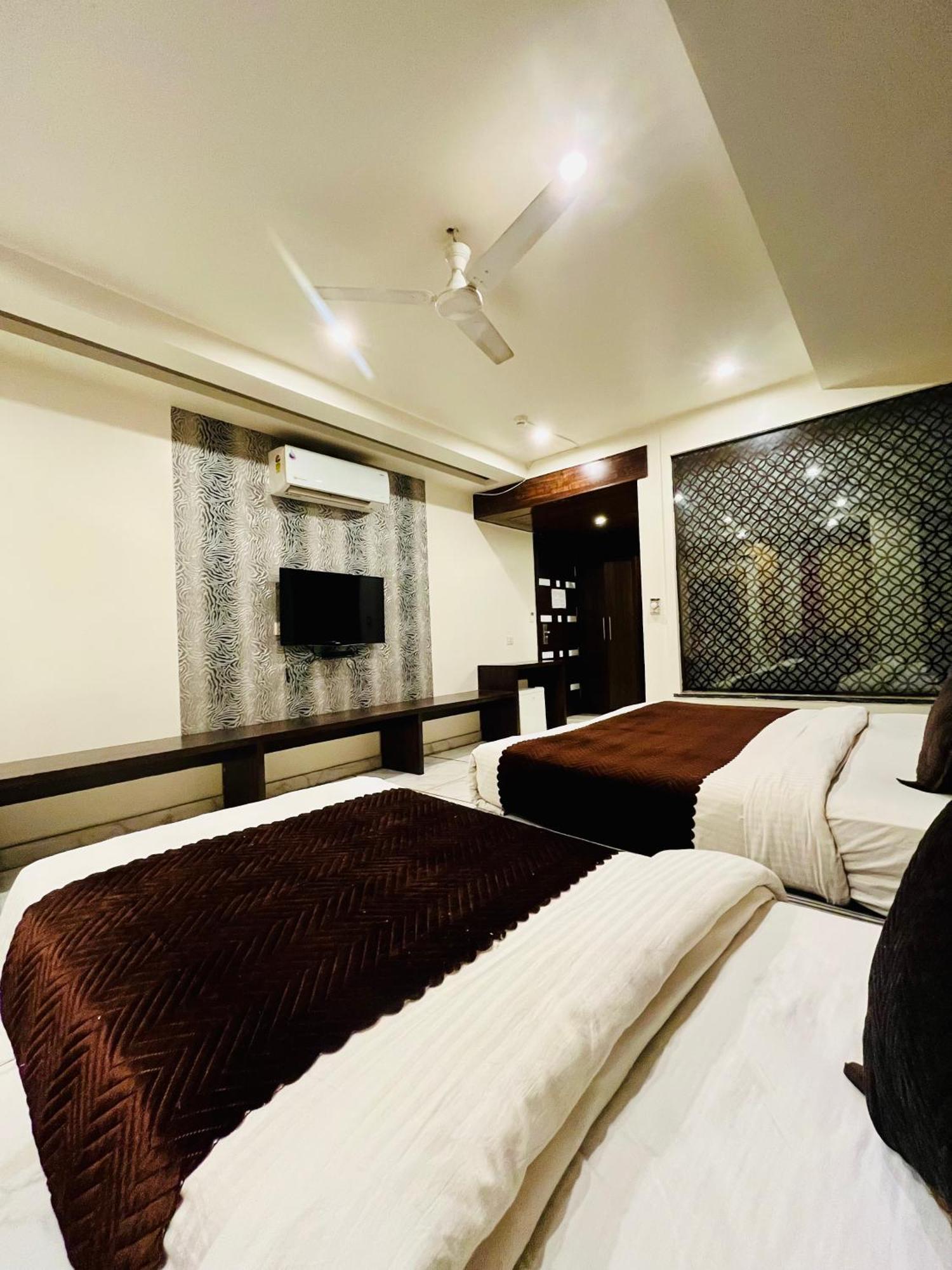 Frankstay -Le Unit By Worth New Delhi Ngoại thất bức ảnh