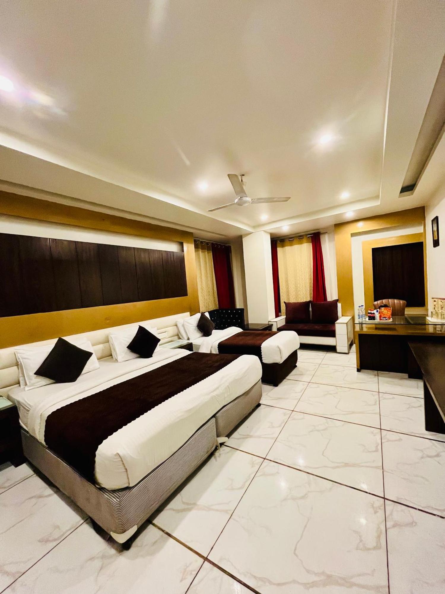 Frankstay -Le Unit By Worth New Delhi Ngoại thất bức ảnh